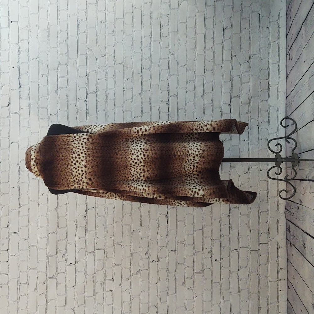 Animal Print Faux Fur Vest - Picture 6 of 10
